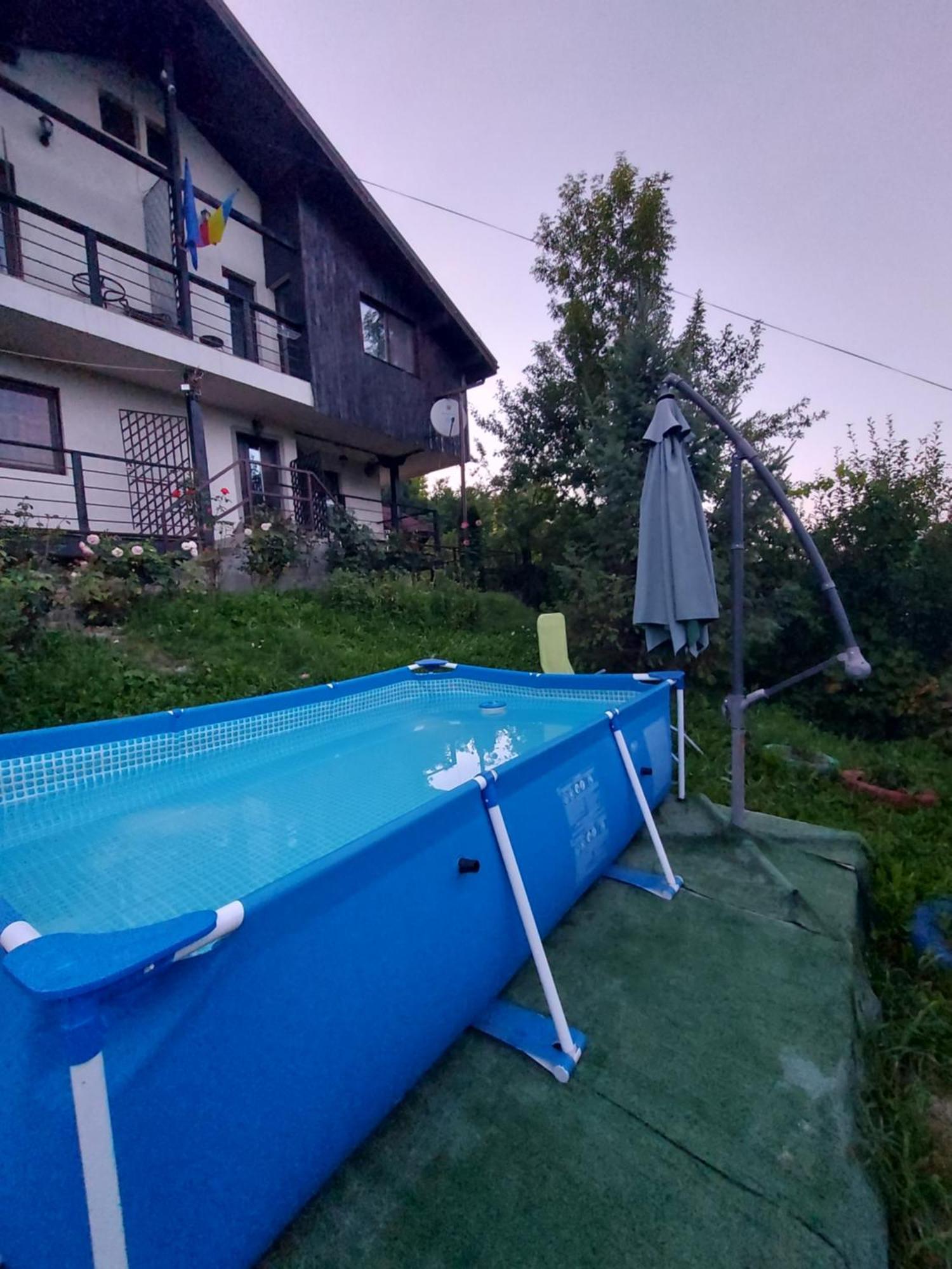 Casuta Cu Trandafiri Hotel Slănic Eksteriør billede
